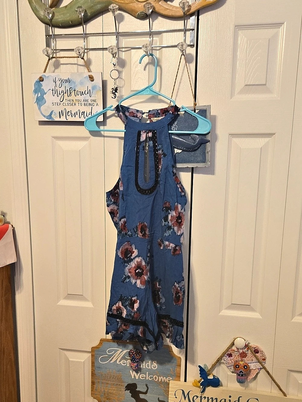 Indigo Rein Floral Romper in Blue & Red Size Medium Like New